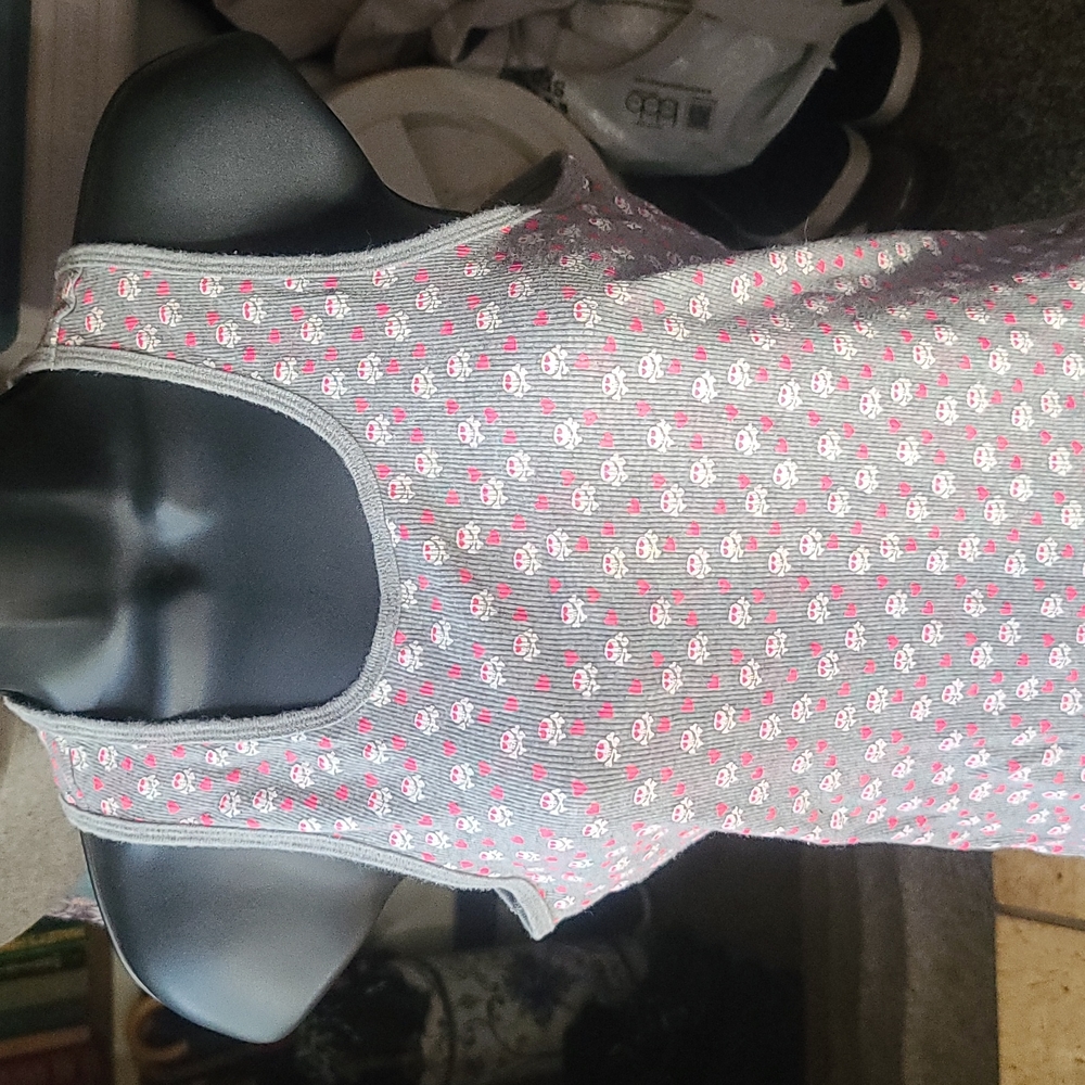 Alloy juniors XL Gray & pink hearts Skull racer back t-shirt - Picture 2 of 7